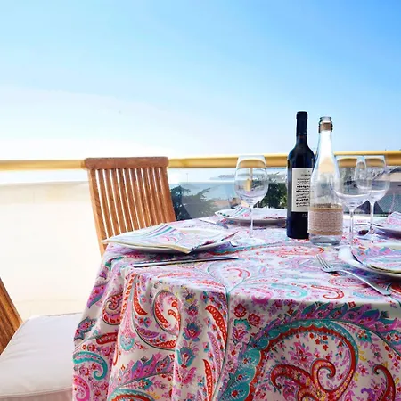 Apartamento Frente Al Mar Con Piscina