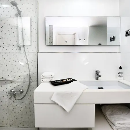 Frente Al Mar Con Piscina Apartamento