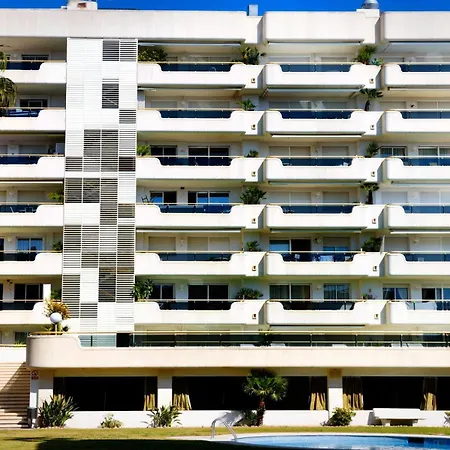 Frente Al Mar Con Piscina Apartamento *